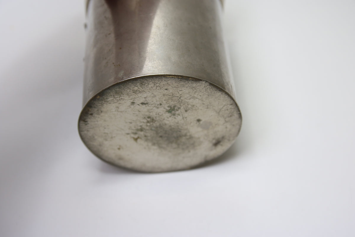 Vanha metallipurkki