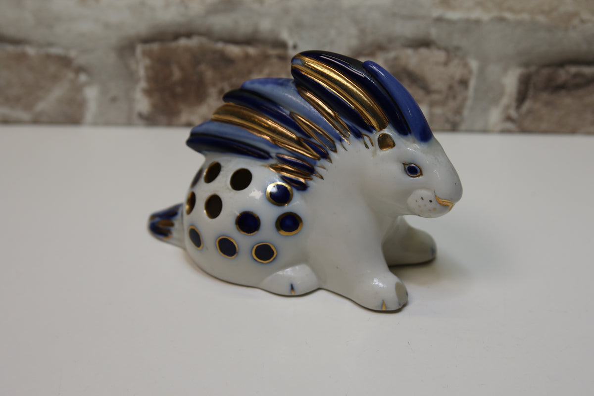 Lomonosov Piikkisika Figuuri/kynäteline