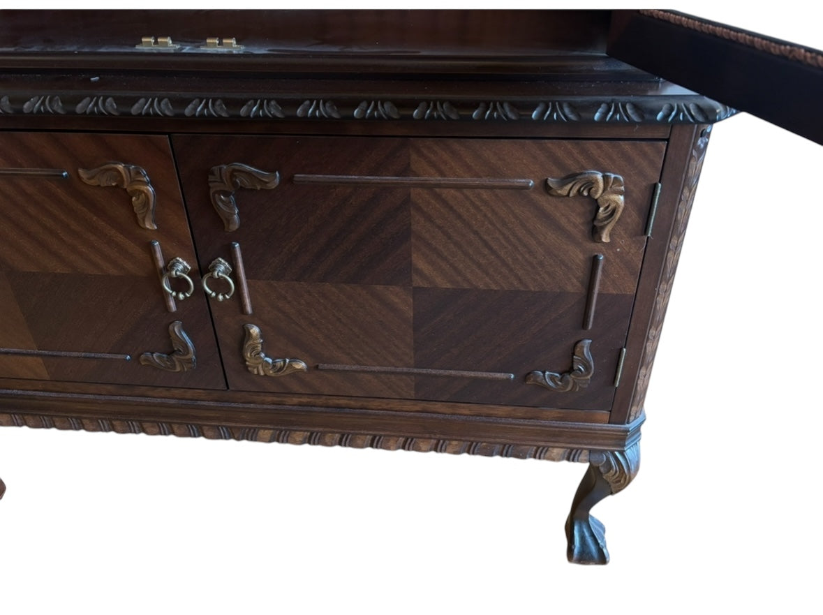 Tyylikaluste Vitriini Chippendale tyylinen