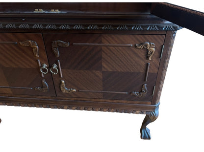Tyylikaluste Vitriini Chippendale tyylinen