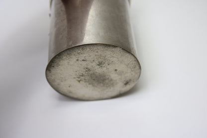 Vanha metallipurkki
