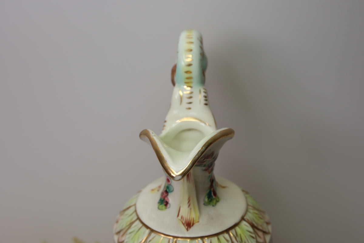 Vintage Capodimonte posliinikannu