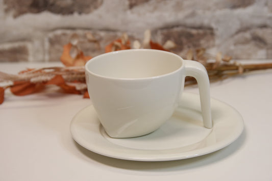 Iittala Ego iso kuppi lautasella Stefan Lindfors