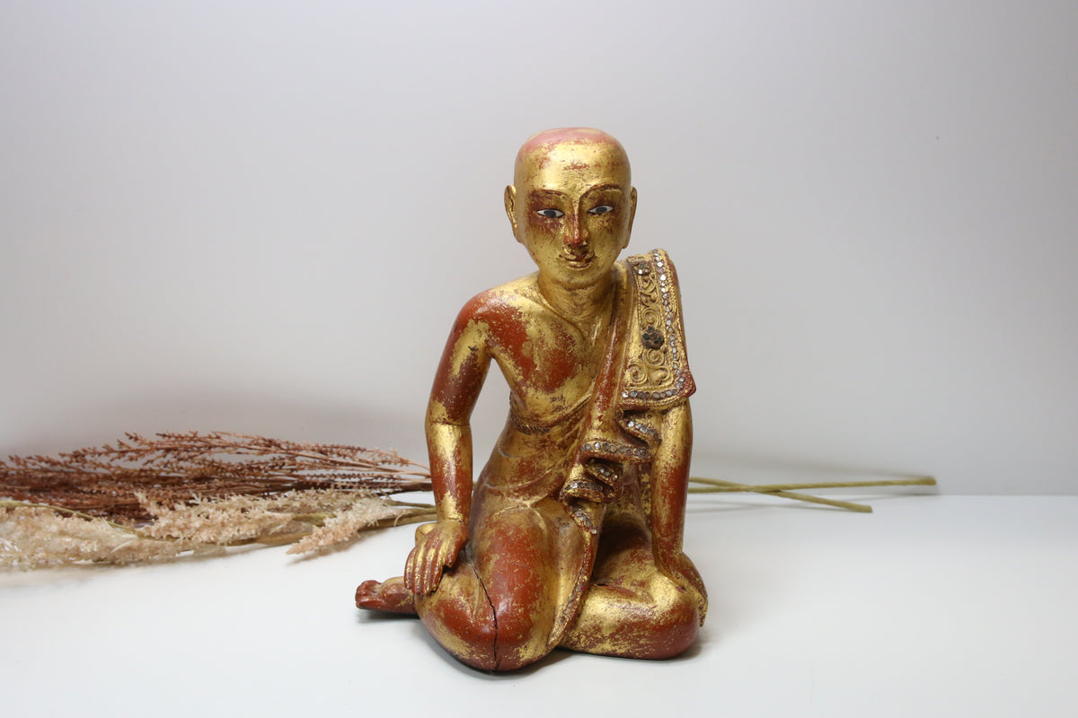 Buddha veistos/patsas puuta