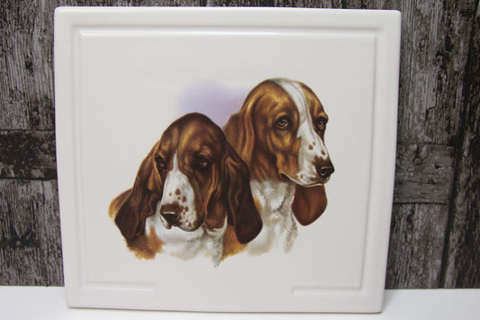 Kerma savi Seinälautanen Koirat Basset hound rotuiset