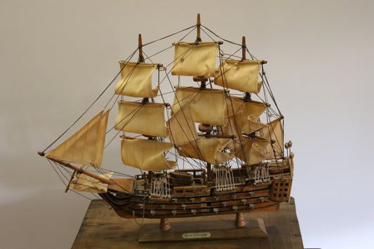 Puinen purjevene H.M.S Victory