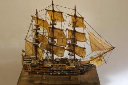 Puinen purjevene H.M.S Victory