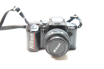Nikon F-401X Filmijärjestelmäkamera