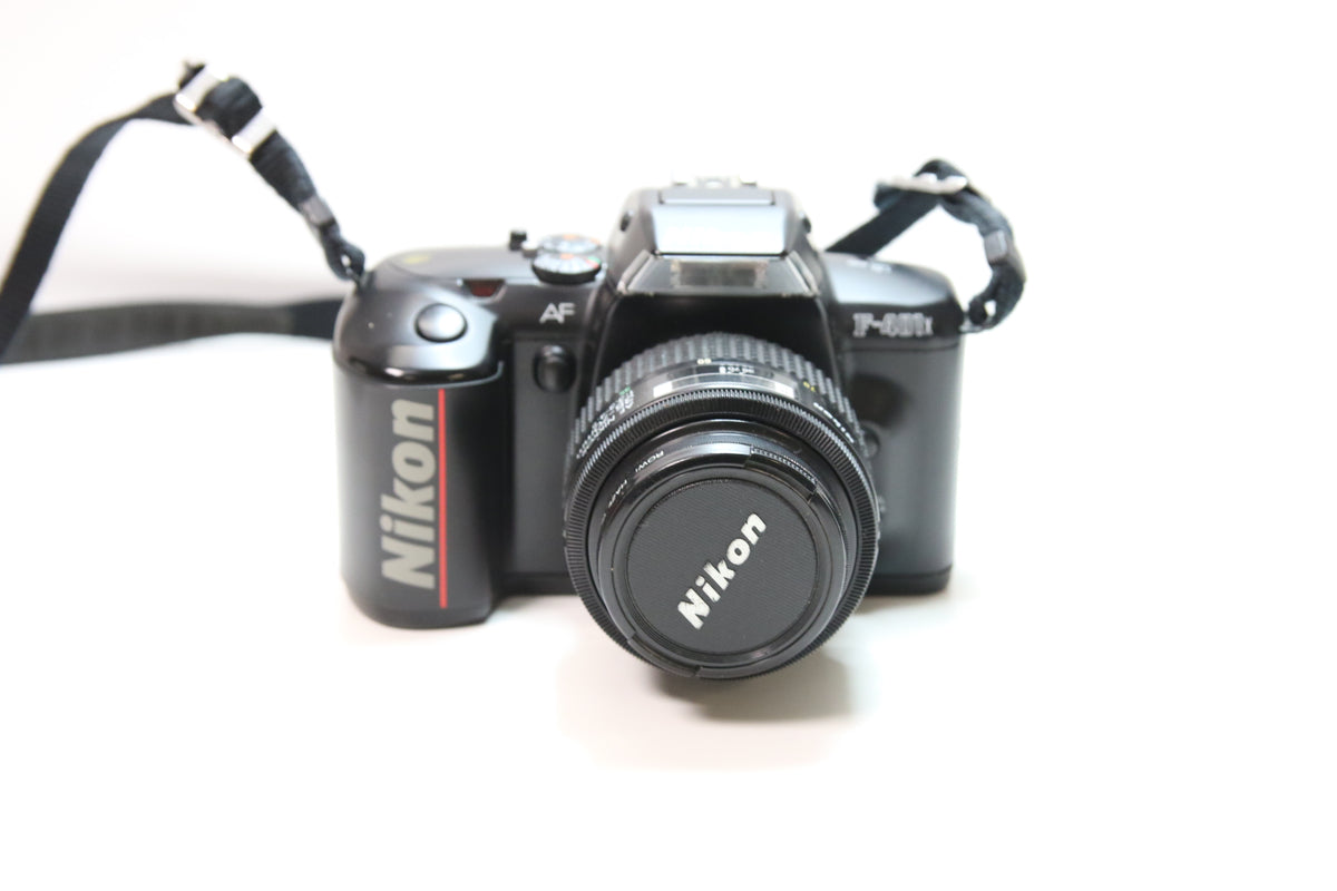 Nikon F-401X Filmijärjestelmäkamera