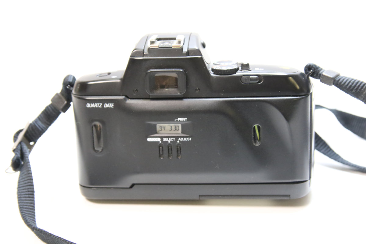 Nikon F-401X Filmijärjestelmäkamera