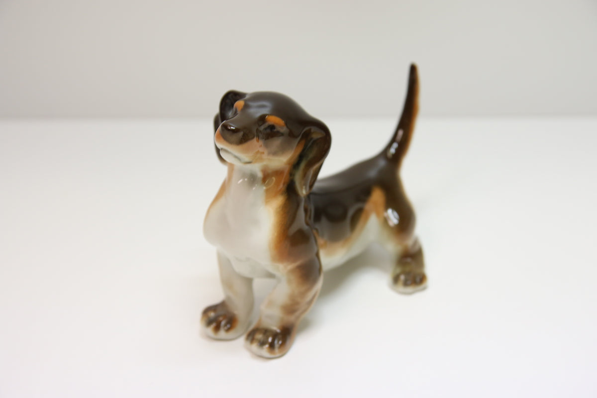 Lomonosov Mäyräkoira figuuri