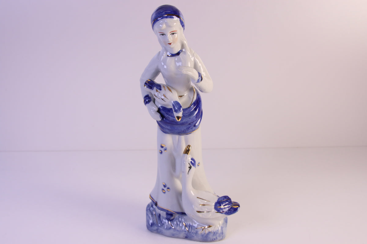 Figuuri Nainen ja joutsenet