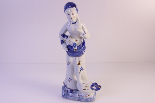 Figuuri Nainen ja joutsenet