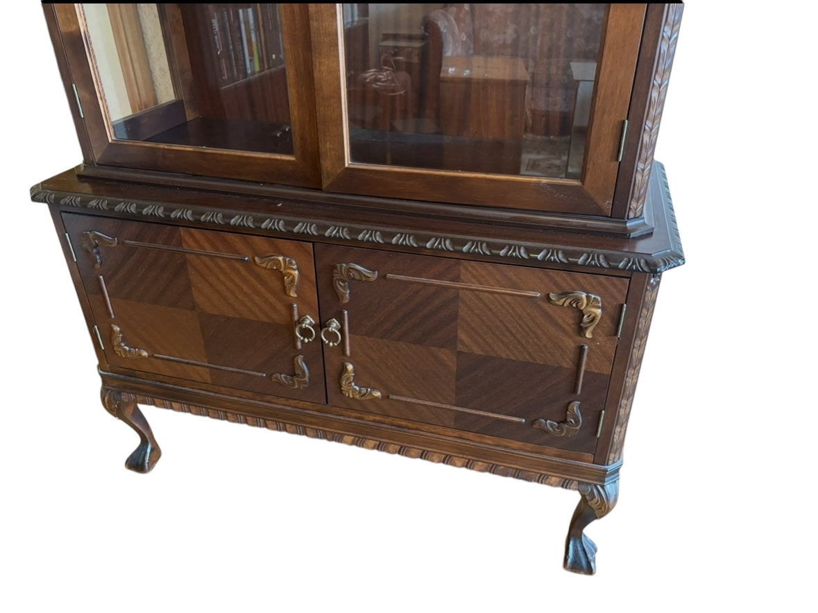 Tyylikaluste Vitriini Chippendale tyylinen