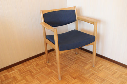 Tammi käsinojatuoli