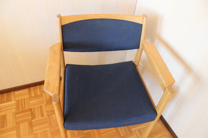 Tammi käsinojatuoli
