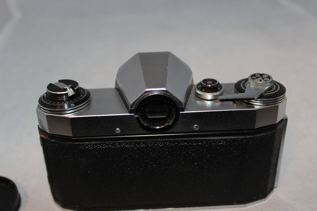 Praktica Nova fx järjestelmäkamera