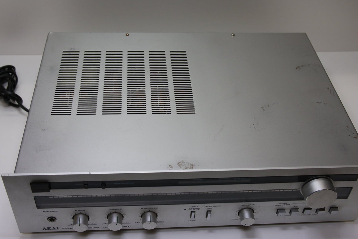 Akai AA - R 11 Viritinvahvistin - Asadon AarteetVahvistimet